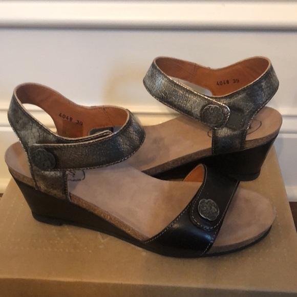 Taos Festival Sandals - Picture 2 of 3
